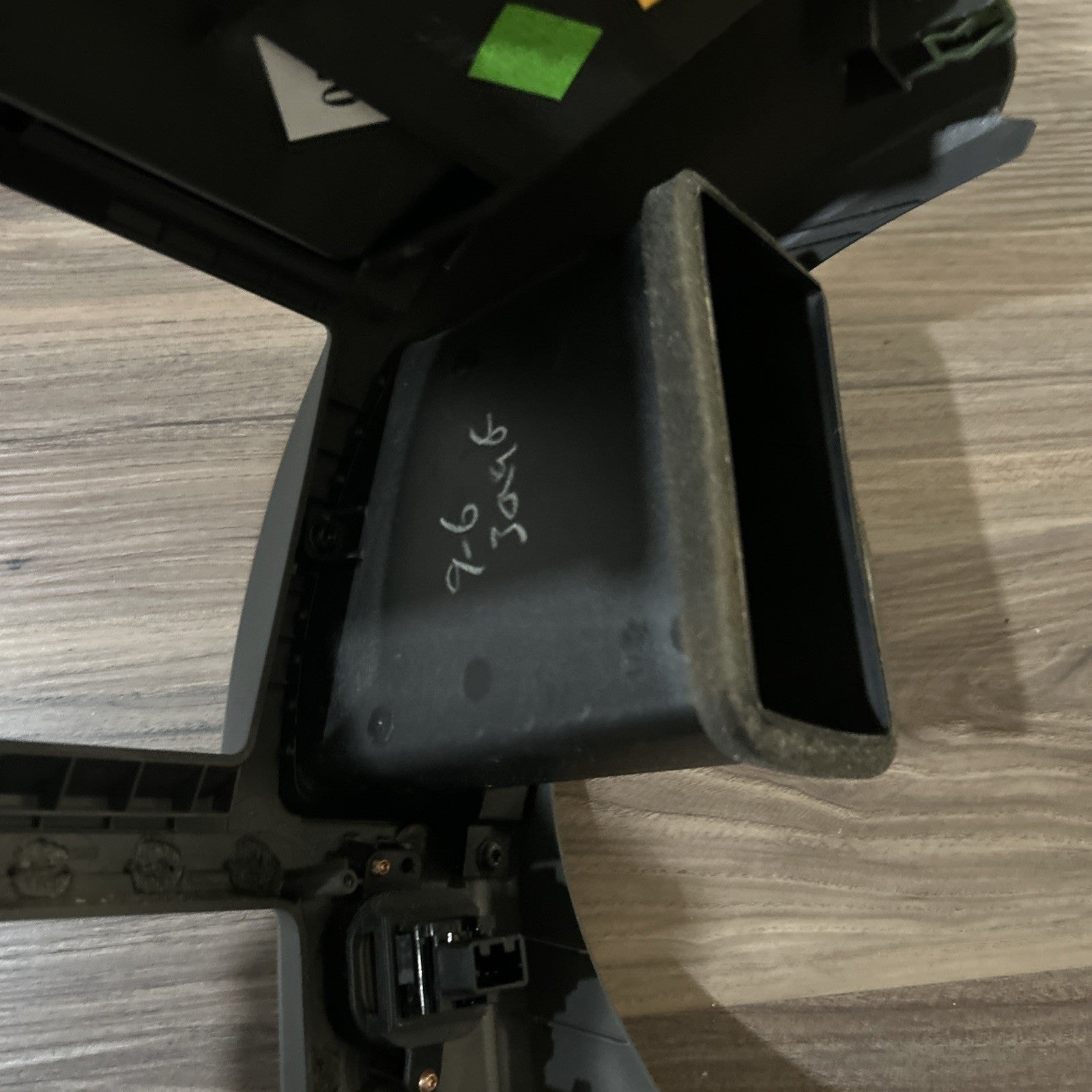 05-12 Nissan Xterra Pathfinder frontier Center Dash Radio bezel vent Console OEM