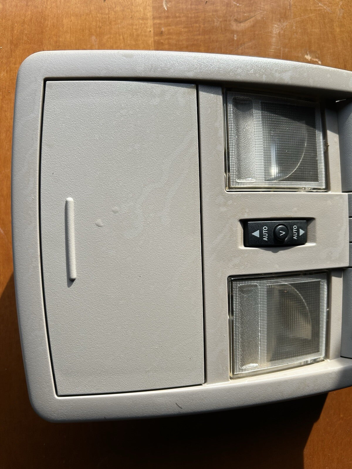 05-10 CHRYSLER 300 JEEP GRAND CHEROKEE OVERHEAD CONSOLE HOME-LINK OEM 56050243AH