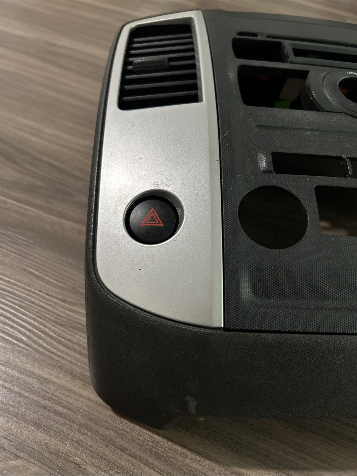 09-12 NISSAN XTERRA FRONTIER CENTER DASH RADIO VENT BEZEL TRIM OEM 68259 ZL01