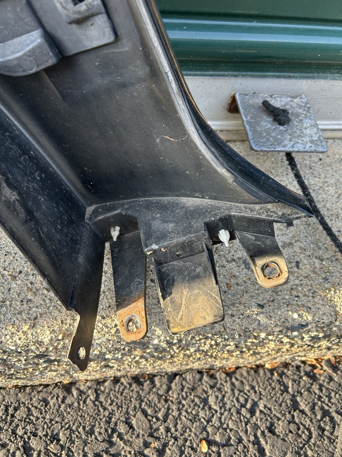 03-09 LEXUS GX470 FRONT RIGHT  FENDER FLARE TRIM MOLDING COVER BLACK 202