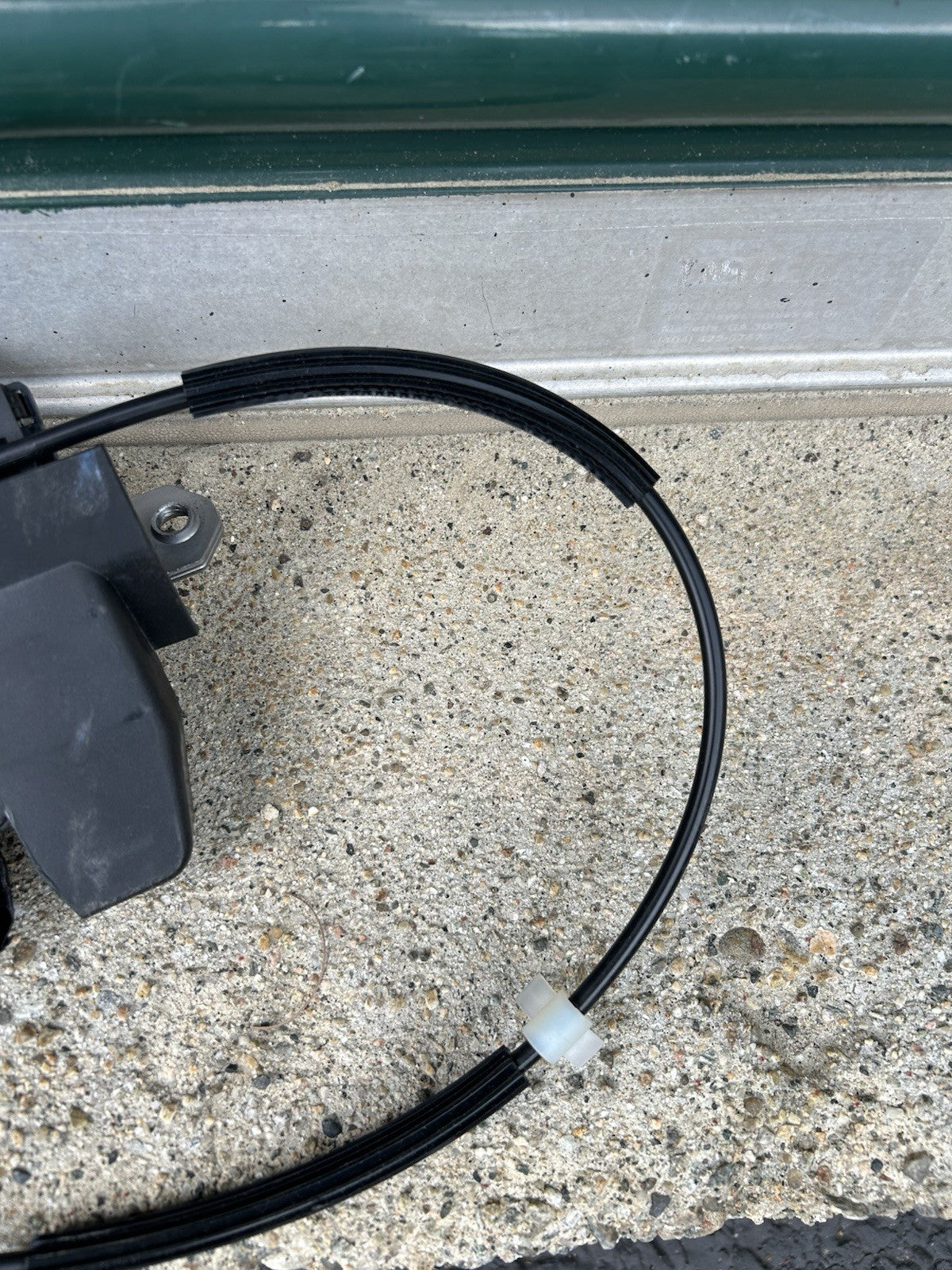 07 - 16 VOLVO S80 REAR TRUNK LOCK RELEASE LATCH ACTUATOR