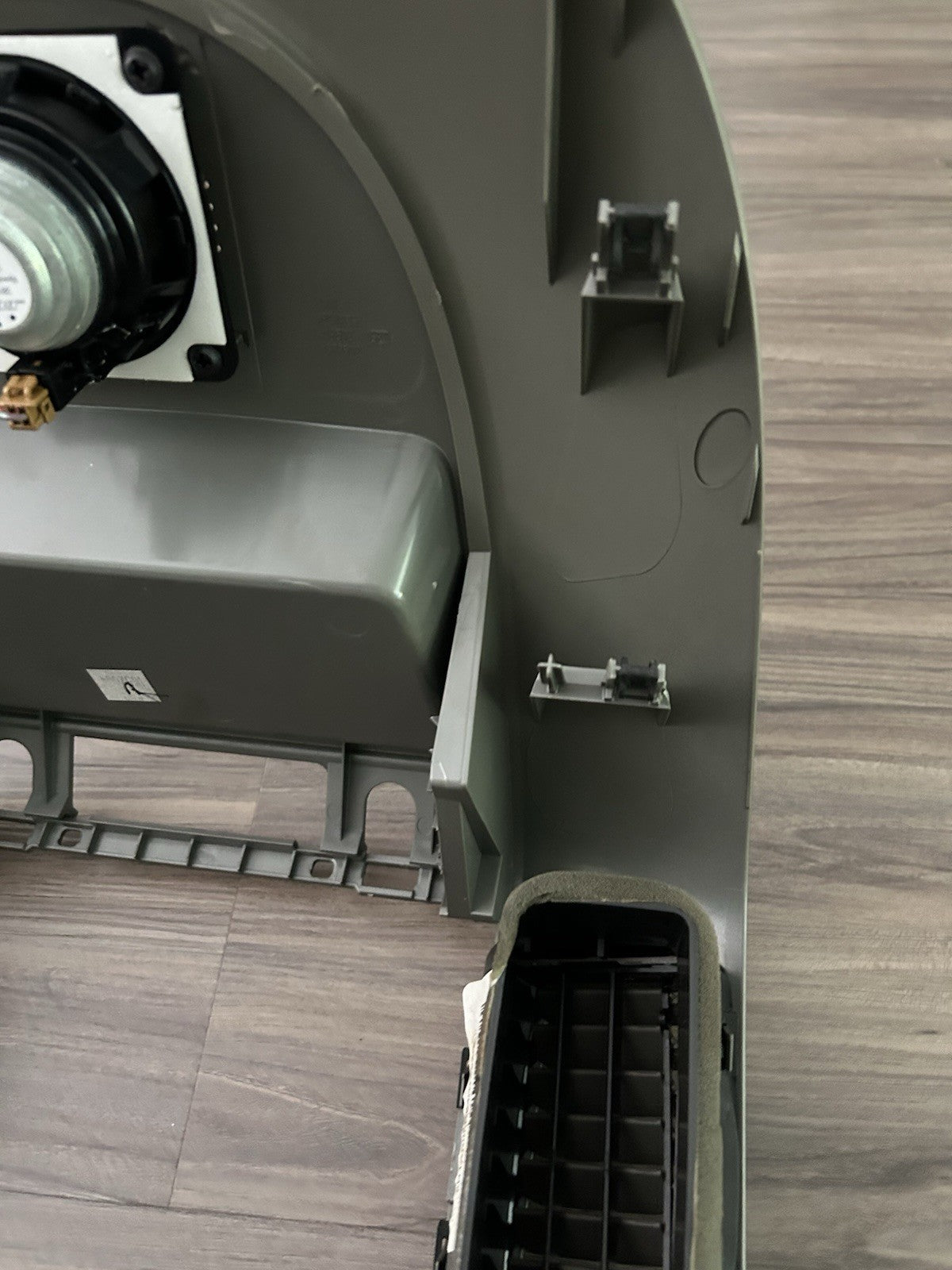 04-07 Nissan Titan Armada Center Dash Radio AC Climate Surround Bezel Trim Taupe