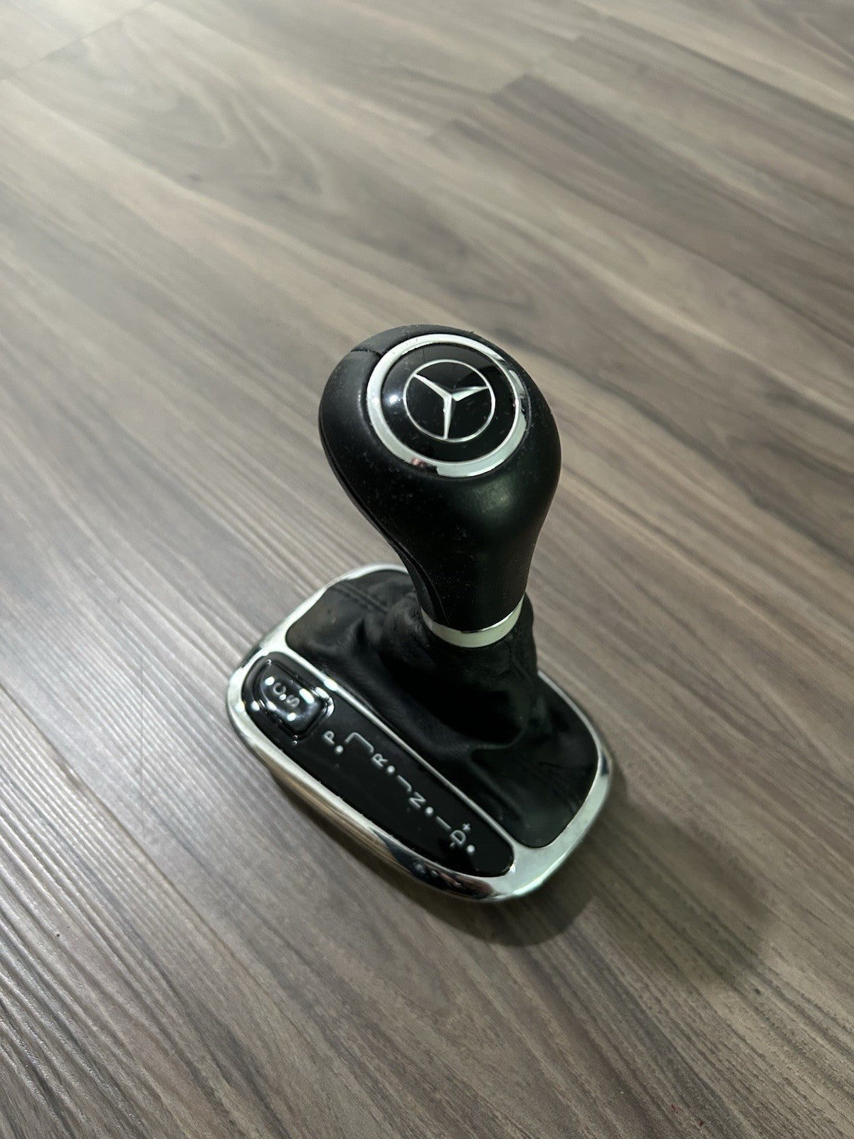 01-09 Mercedes W203 W209 C  CLK Gear Shifter Knob Boot Chrome Sport Edition OEM