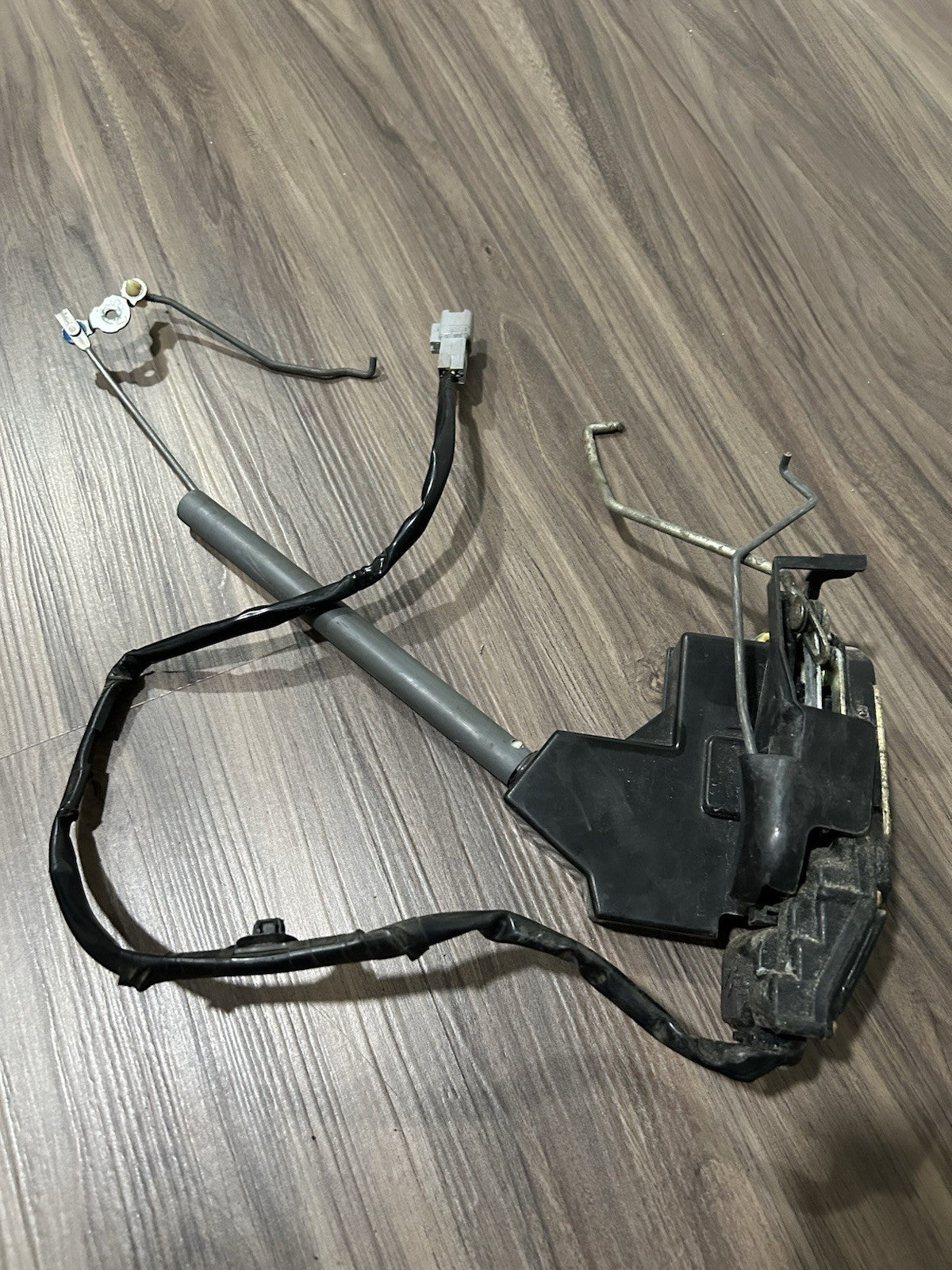 1995-1999 Toyota Avalon Front Driver Door Latch Lock Actuator OEM