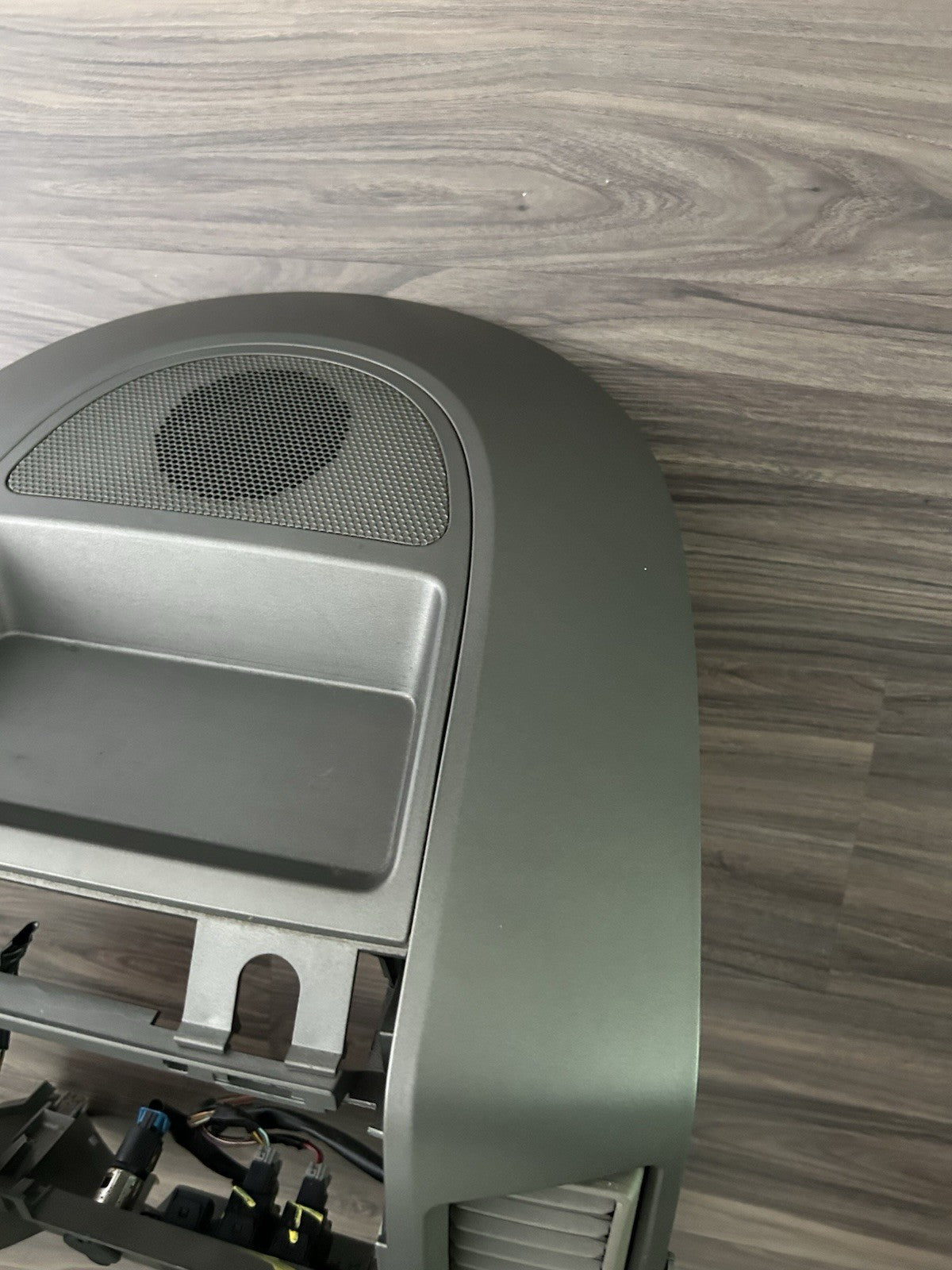 04-07 Nissan Titan Armada Center Dash Radio AC Climate Surround Bezel Trim Taupe