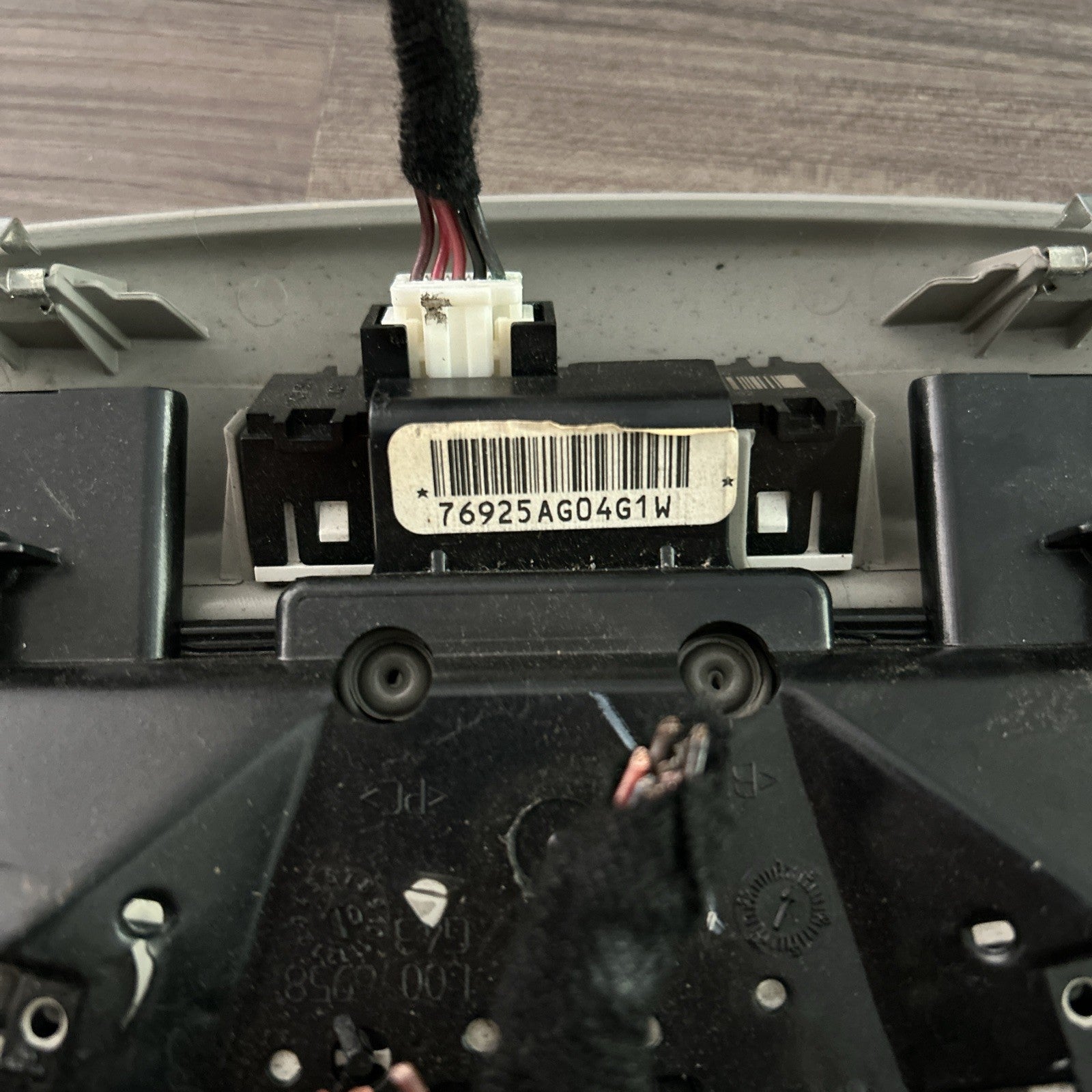 06-11 Cadillac DTS Overhead Console Map Lights Sunroof Switch Homelink Shale OEM