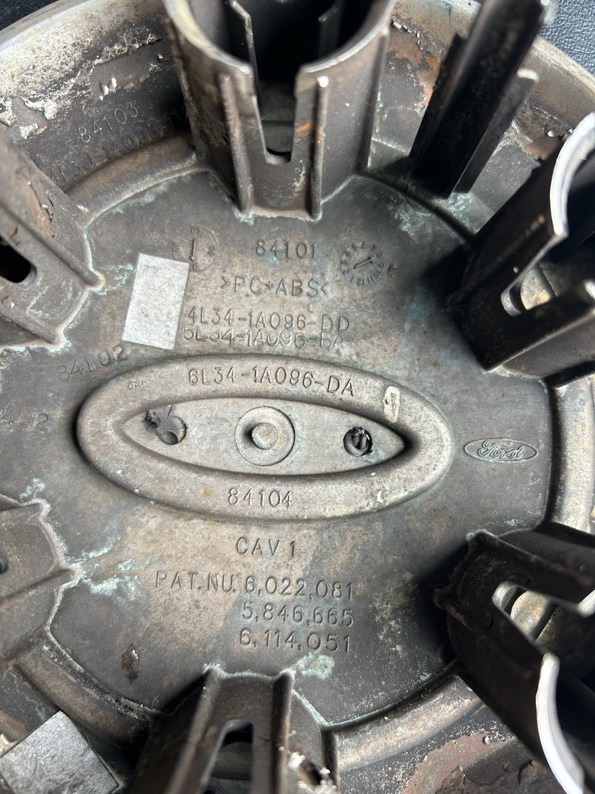 04-08 Ford F150  Factory OEM Center Cap Hub 5L34-1A096-BA 4L34-1A096-DD