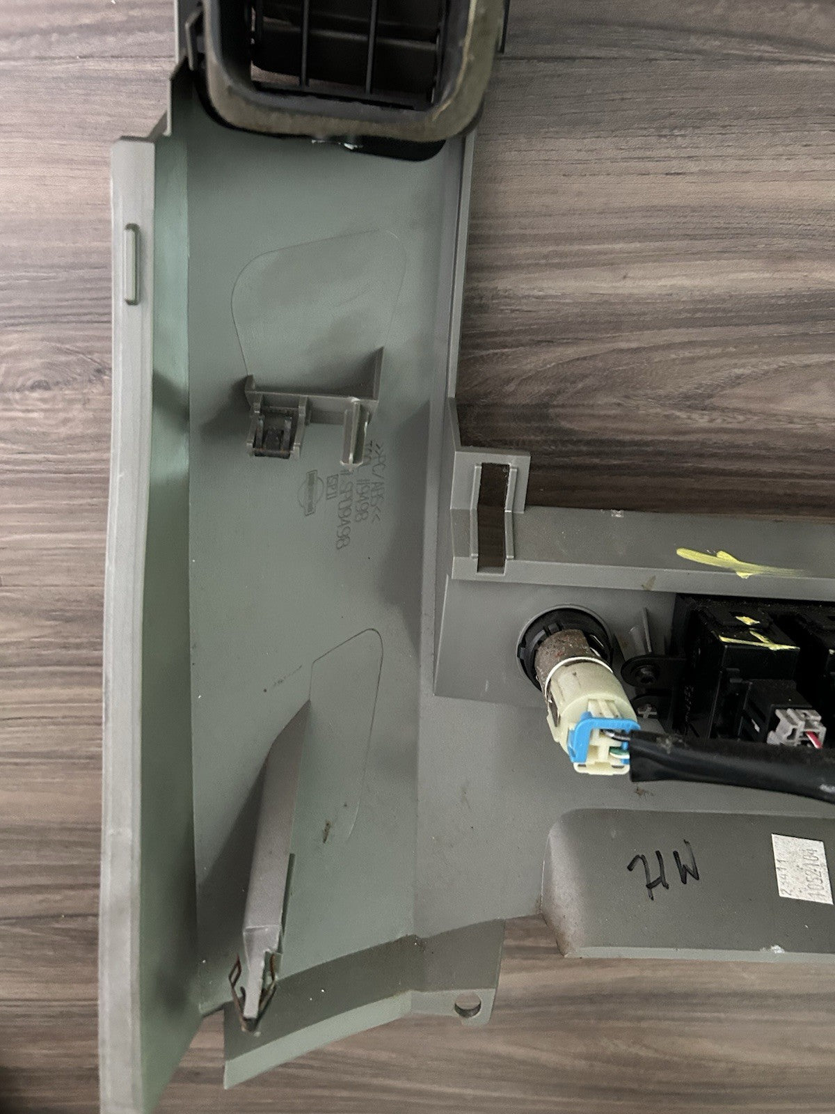 04-07 Nissan Titan Armada Center Dash Radio AC Climate Surround Bezel Trim Taupe