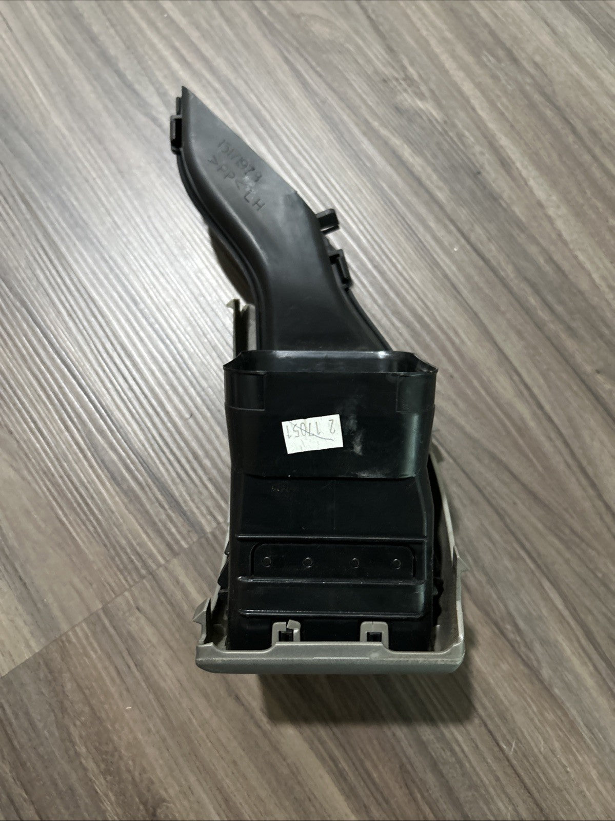 04-12 OEM Chevy Colorado GMC Canyon Left LH Dash Air Vent Silver