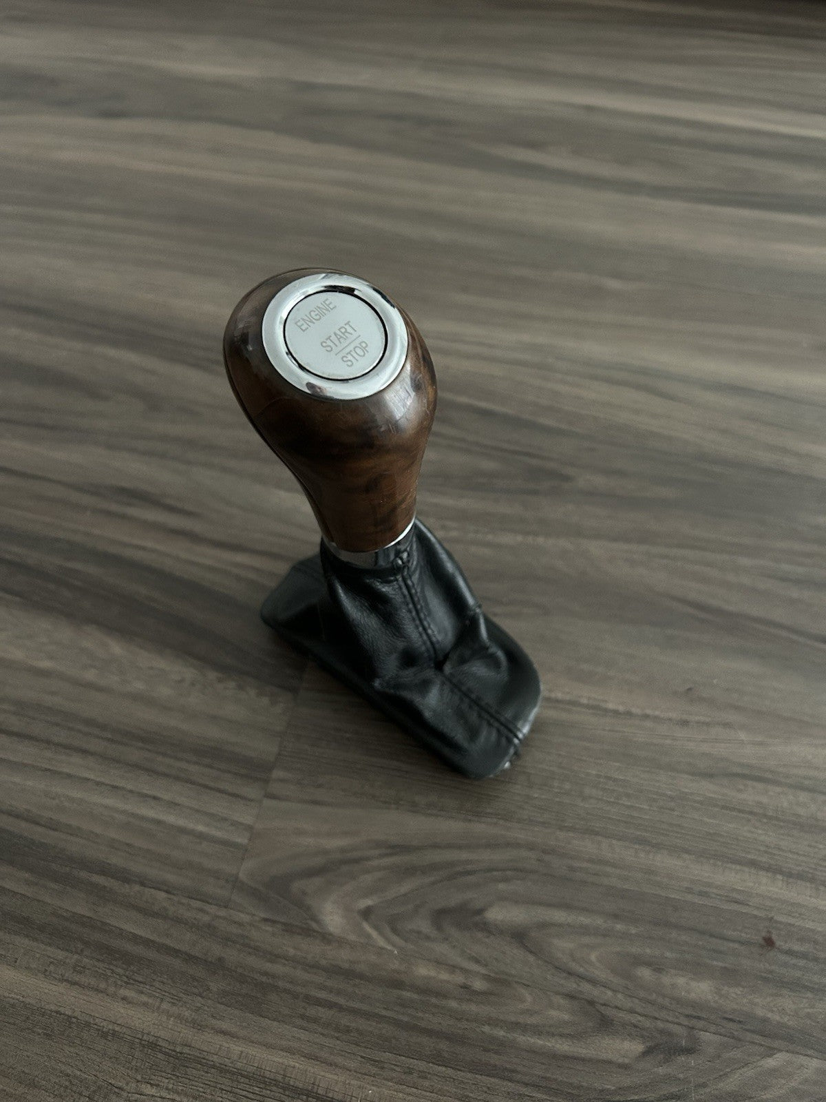 01-09 Mercedes W203 W209 C  CLK550 Gear Shifter Knob Boot Key Less Go OEM