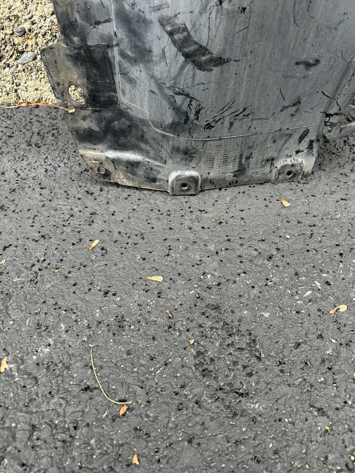 2014-2018 BMW X5 F15  FRONT RIGHT SIDE FENDER LINER FORWARD SPLASH SHIELD OEM