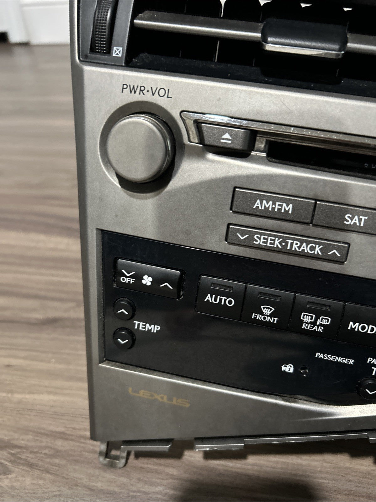 10-11 LEXUS RX350 RX450H STEREO AUDIO RADIO 6 CD PLAYER CHANGER 86120-OE300