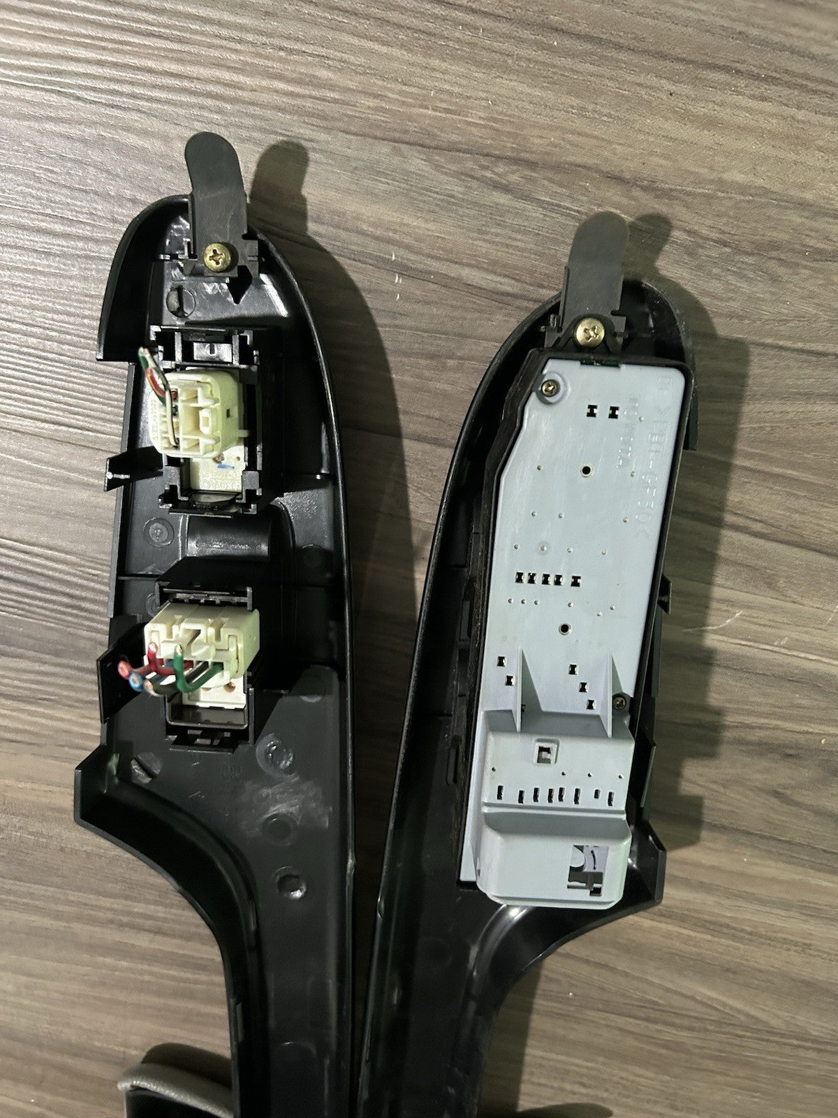 04-10  Toyota Sienna Driver Passenger Master Power Window Switch  Armrest Set