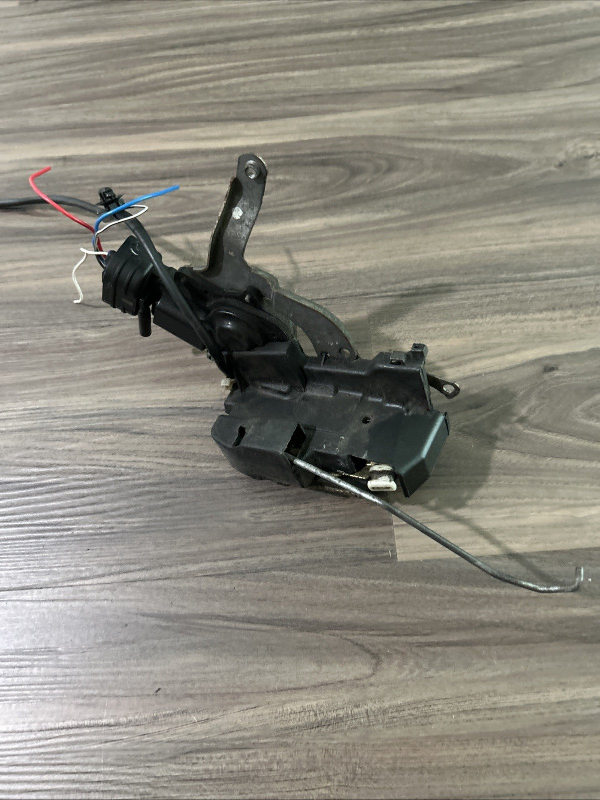 98 - 02 Toyota Corolla, Prizm Front Left Driver door Latch Lock Actuator / OEM