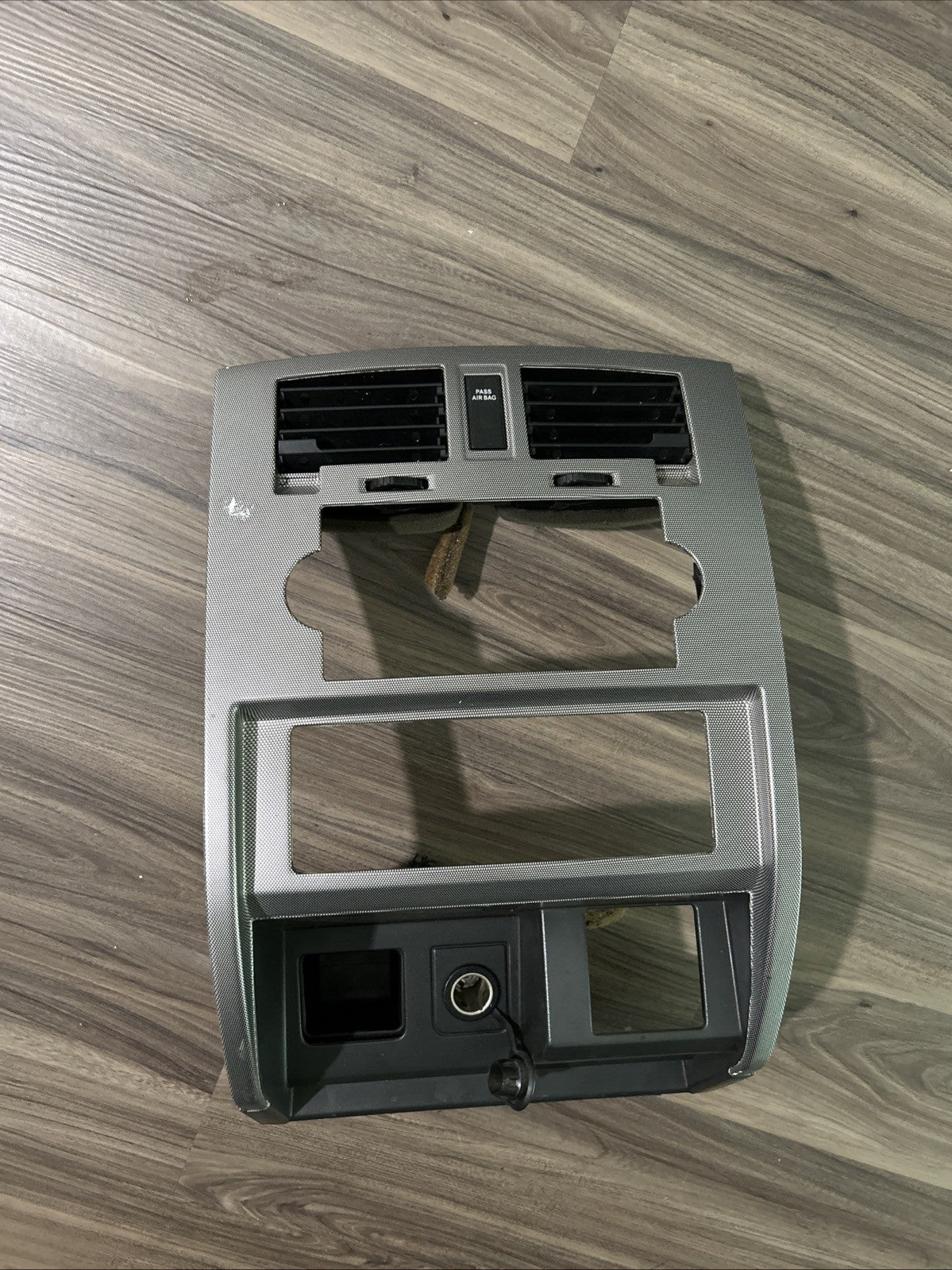 05-07  Dodge Dakota Center Dash Radio Bezel Heater A/C Vents Trim Carbon Fiber