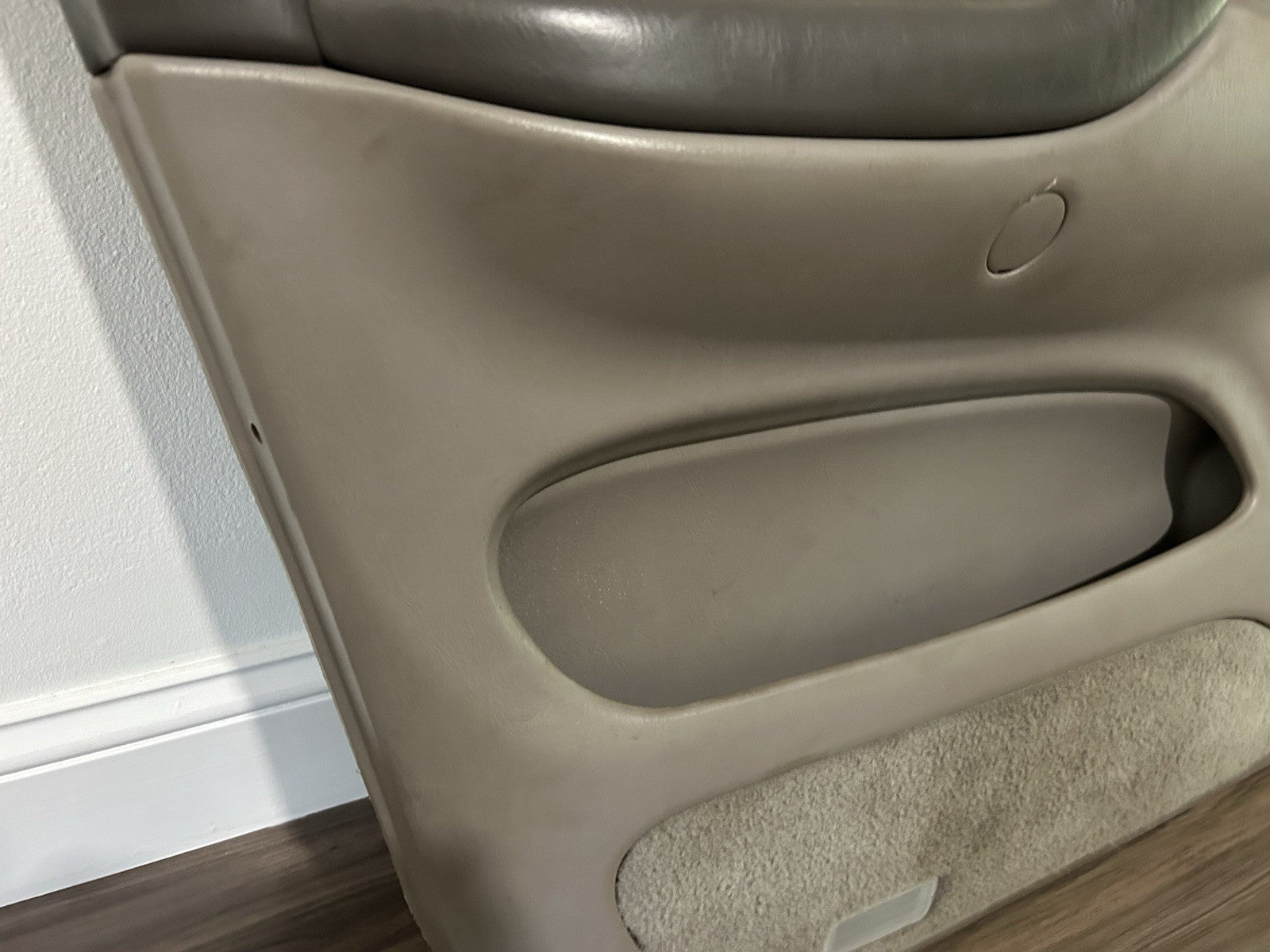 01-04 SEQUOIA LIMITED Front DRIVER LEFT INTERIOR DOOR TRIM PANEL Gray