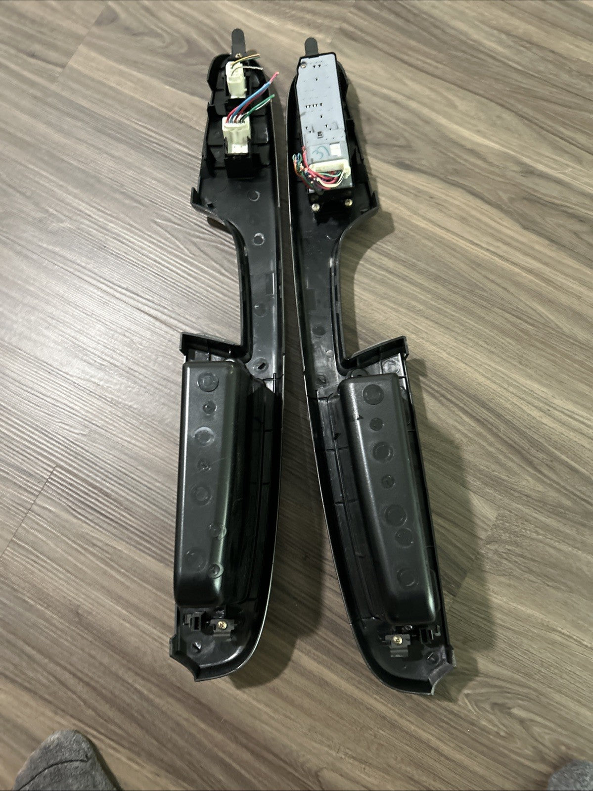 04-10  Toyota Sienna Driver Passenger Master Power Window Switch  Armrest Set