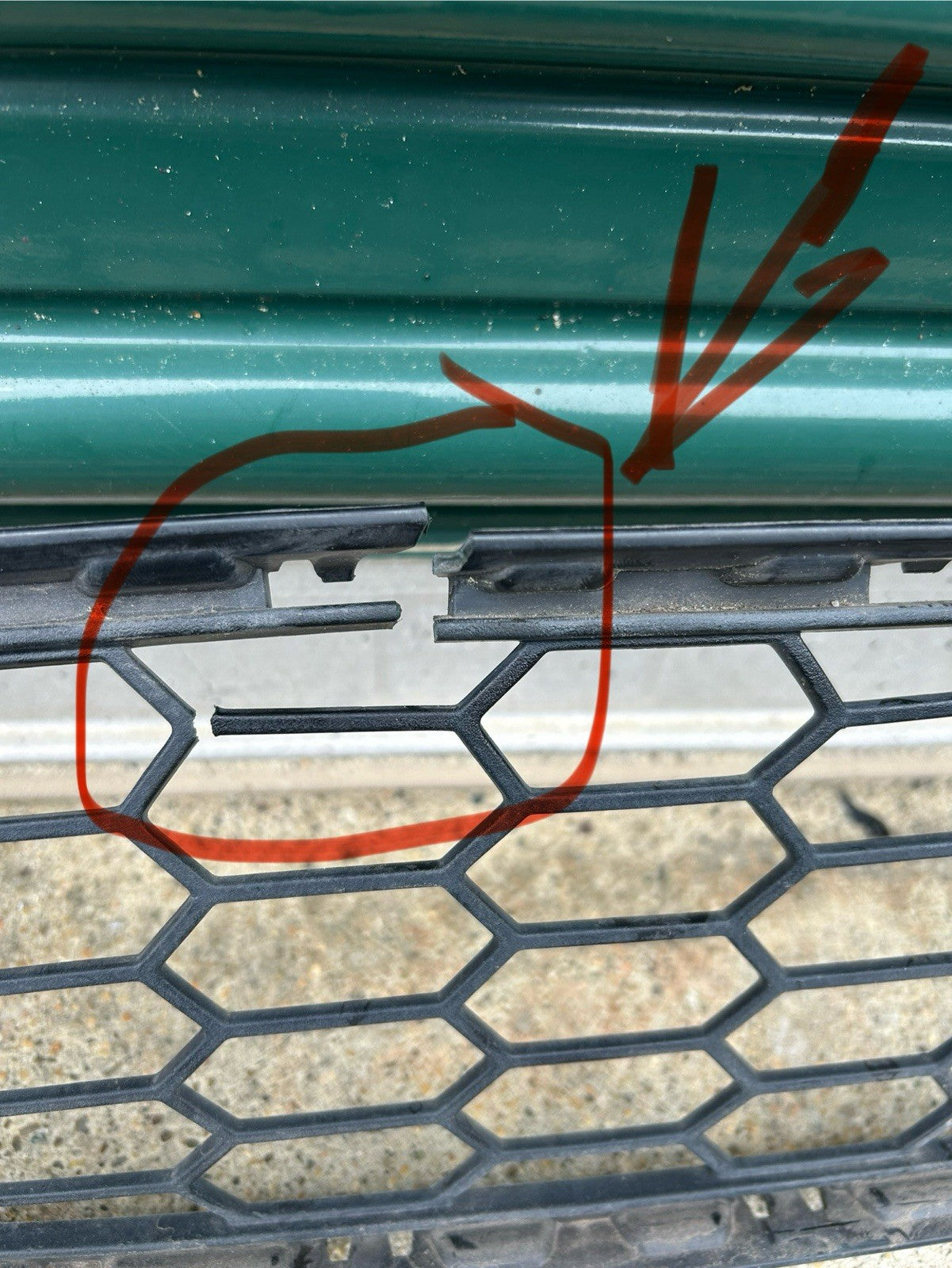 14-18 BMW X5 F15 FRONT BUMPER LOWER CENTER M-AERO GRILLE w/o ADAPTIVE CRUISE