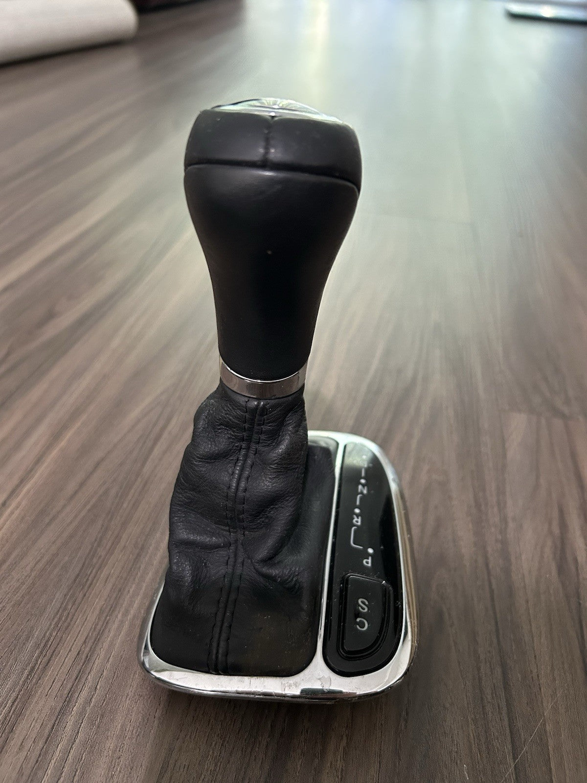 01-09 Mercedes W203 W209 C  CLK Gear Shifter Knob Boot Chrome Sport Edition OEM