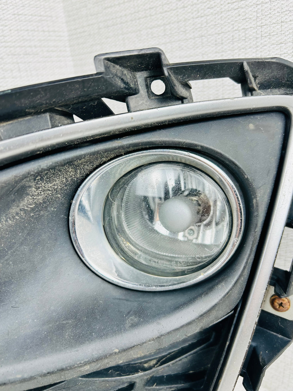 2010-2012 Mazda Cx-7 Bumper Grille Left Fog Light Insert OEM
