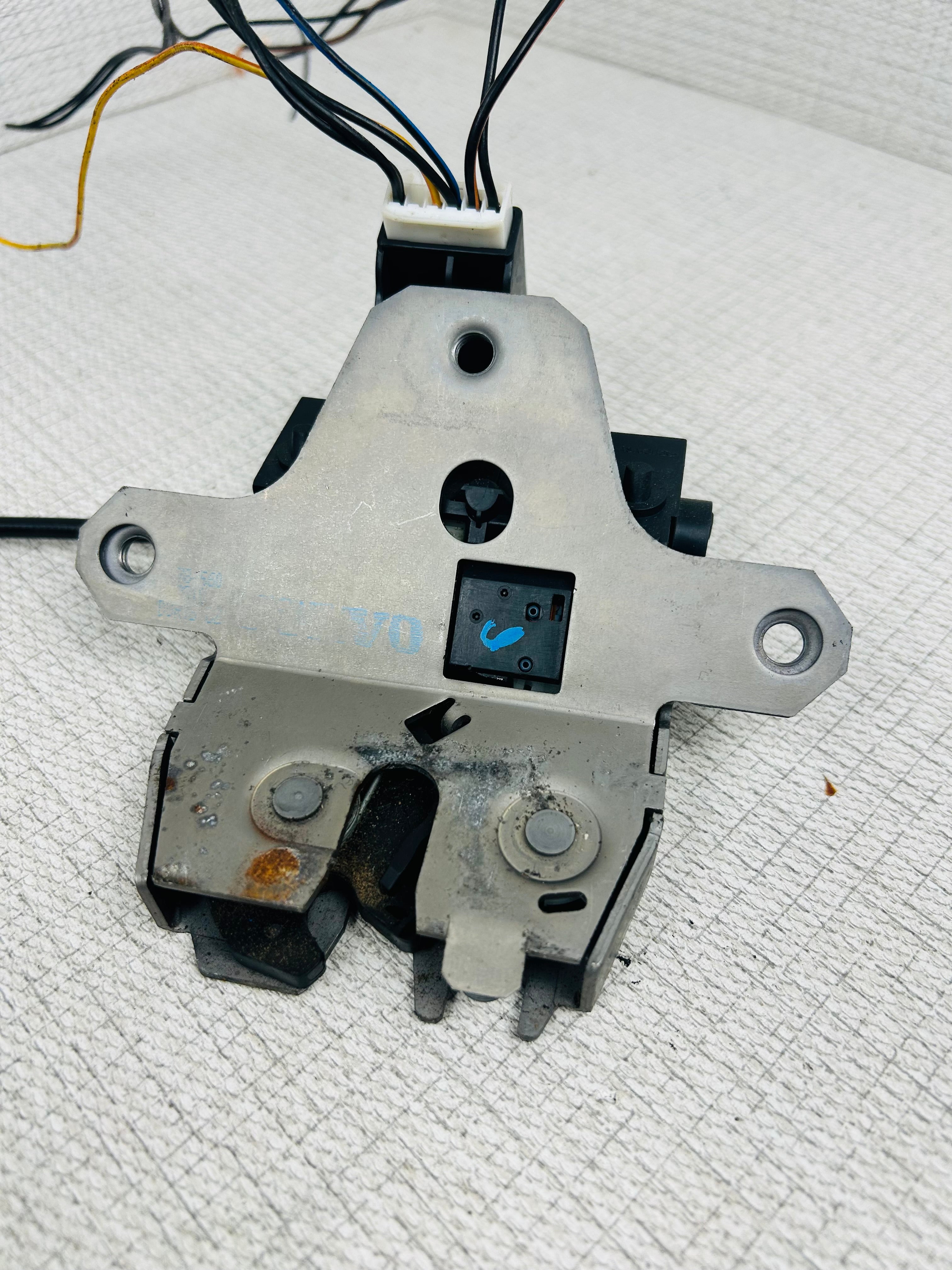 2010-2016 Volvo XC60 Rear Gate Trunk LID Lock Latch Release Control Module OEM