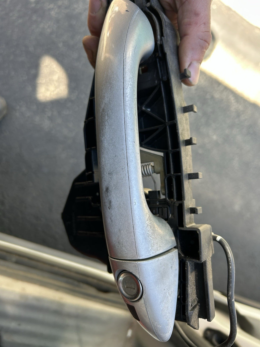 06-12 Mercedes w251 R350 Front Left Driver Side Exterior Door Handle OEM Silver