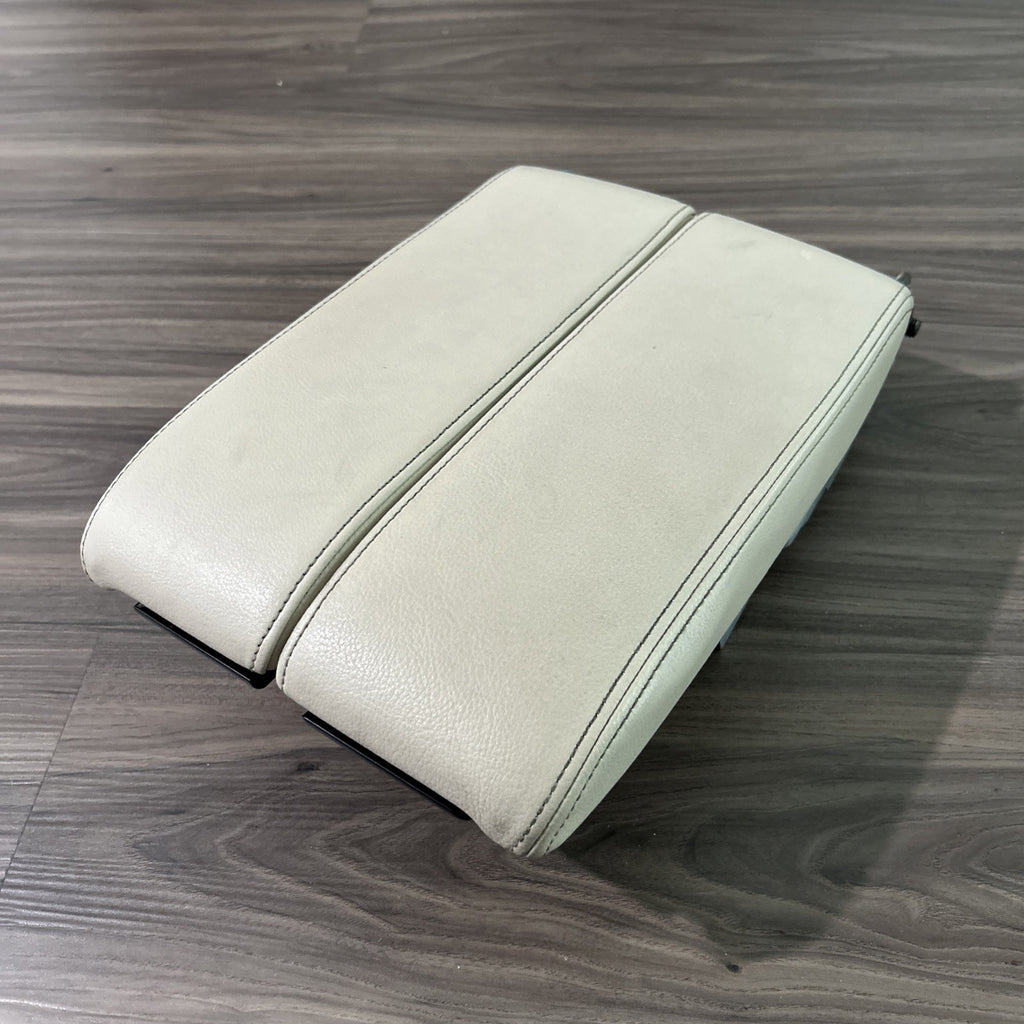 2011-2018 Volkswagen Touareg CENTER CONSOLE LID ARM REST DUAL MIDDLE OEM LEATHER