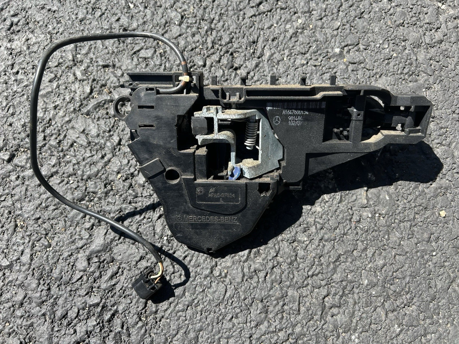 06-12 Mercedes W164 ML500 GL450 Front Left Driver Side Exterior Door Handle OEM