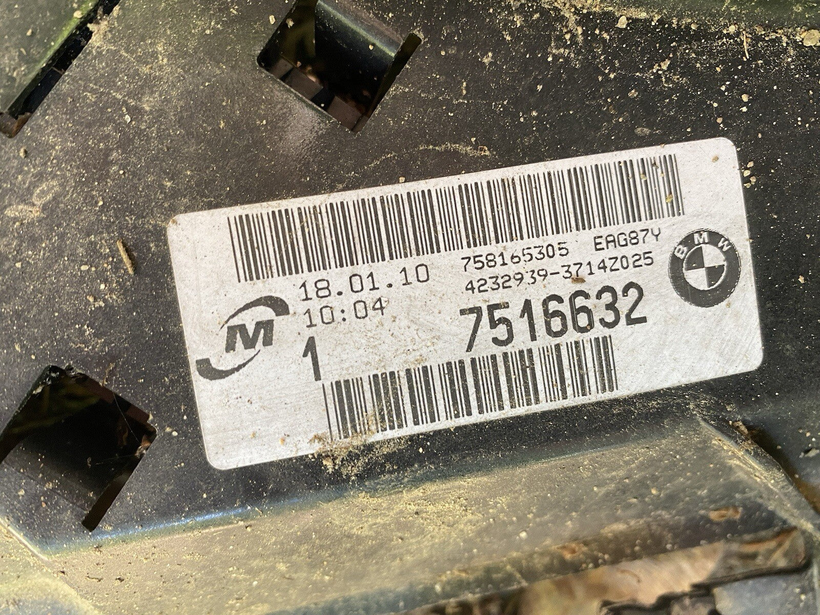 2011 BMW E90 328i Engine Cooling Fan 1137328118 OEM