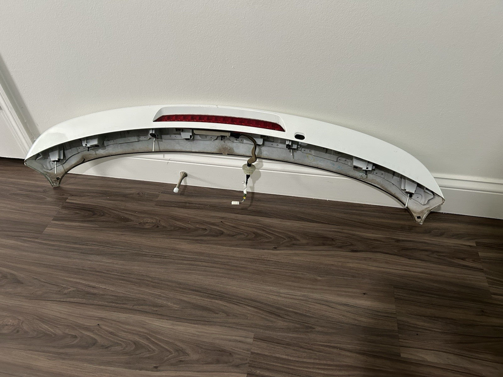 MAZDA CX-9 CX9 REAR LIFT GATE SPOILER THIRD BRAKE LIGHT  2007-2015 OEM White 34K