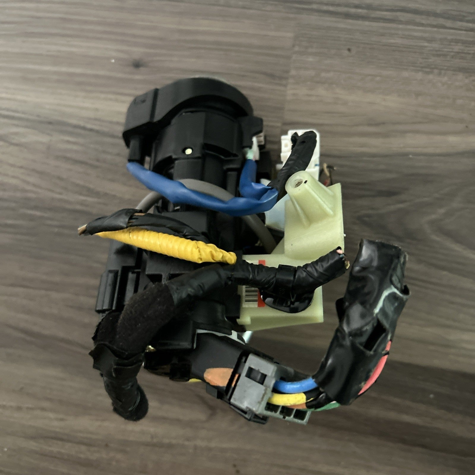 13-17 Hyundai Elantra GLS Ignition Switch Cylinder Tumbler W/ Key & Shroud OEM