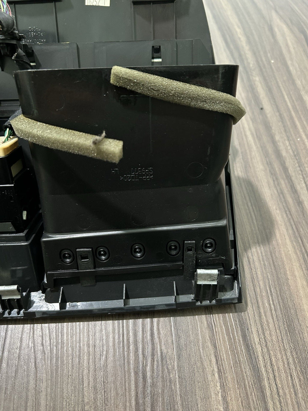 2004-2008 Toyota Solara Center Dash Vent Air Vent Trim Bezel Clock Info P5430 DG