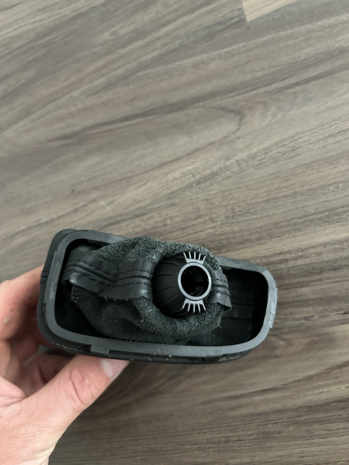 01-09 Mercedes W203 W209 C  CLK550 Gear Shifter Knob Boot Key Less Go OEM