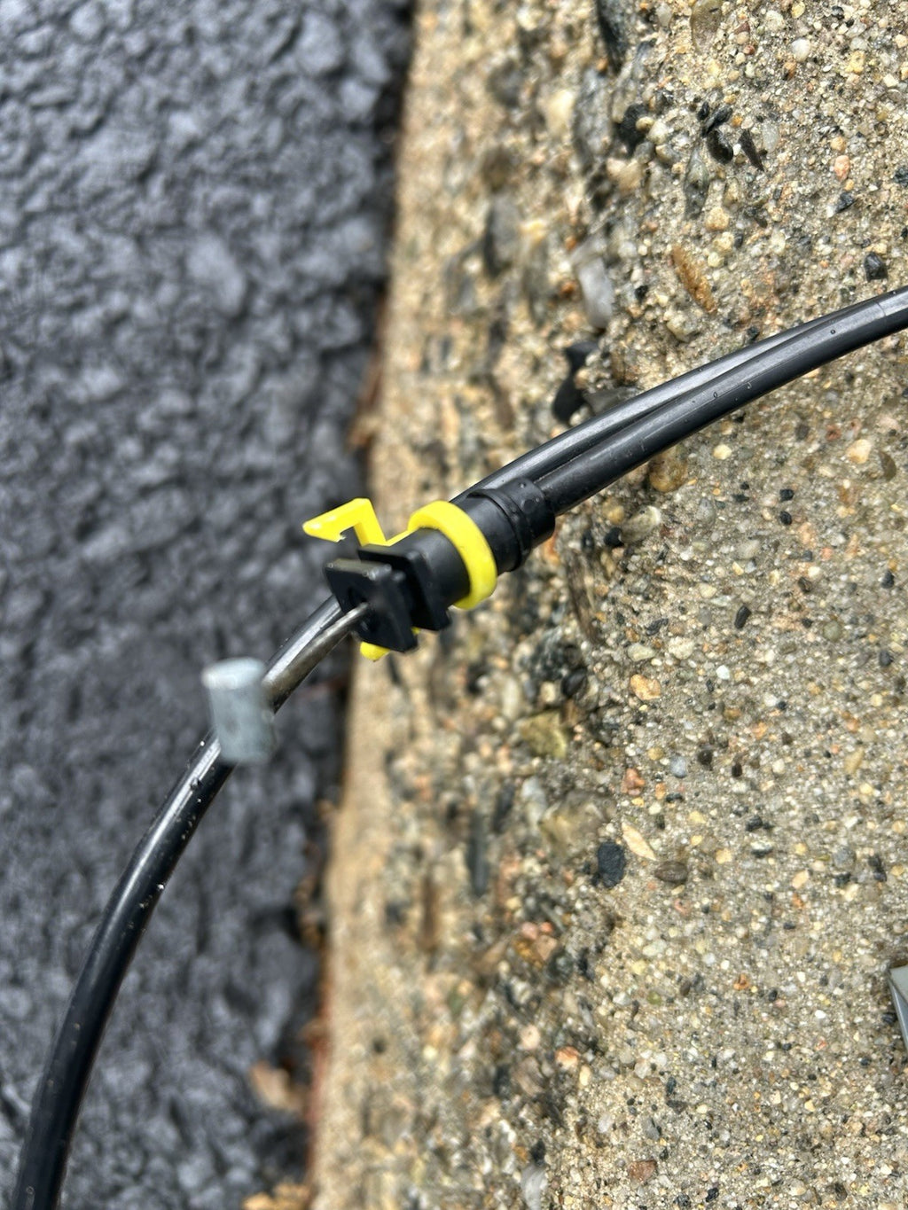 Volvo XC90 rear tailgate trunk latch lock actuator assembly OEM 03-14 third row