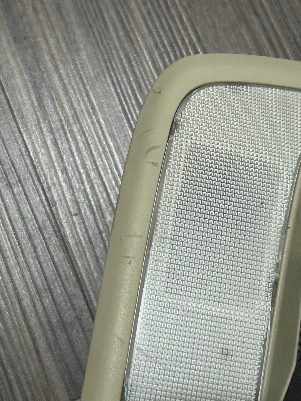 2011 2012 2013 Volvo S60 Front Roof Map Dome Light Lamp Console Tan Oem 39823155