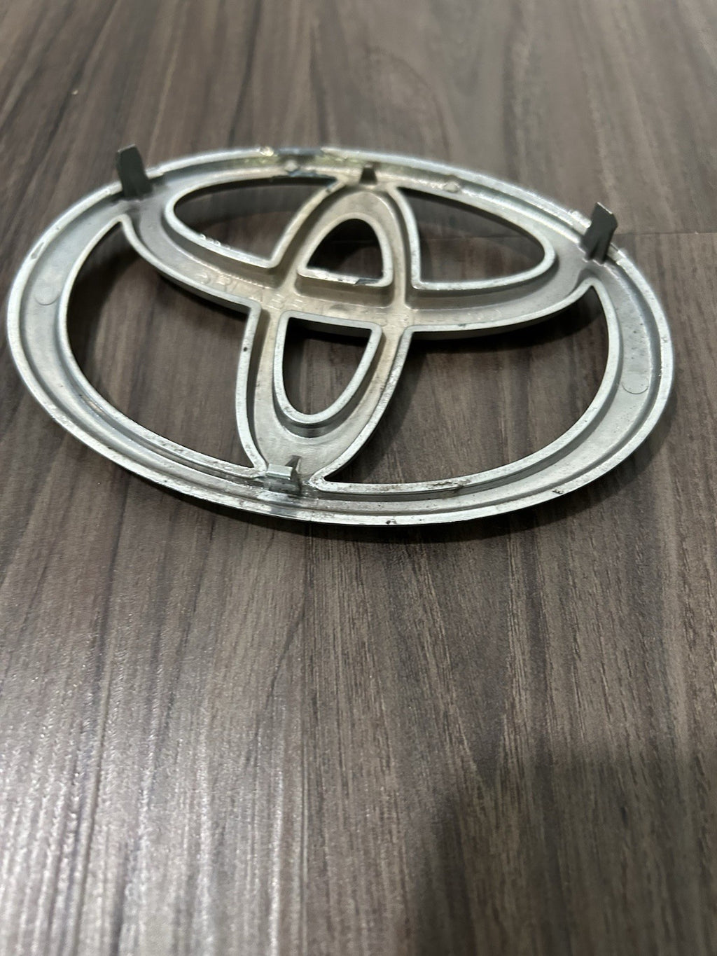 2004 2005- 2006 Toyota Solara Front Grille Chrome Emblem Badge  OEM 75311-AA040