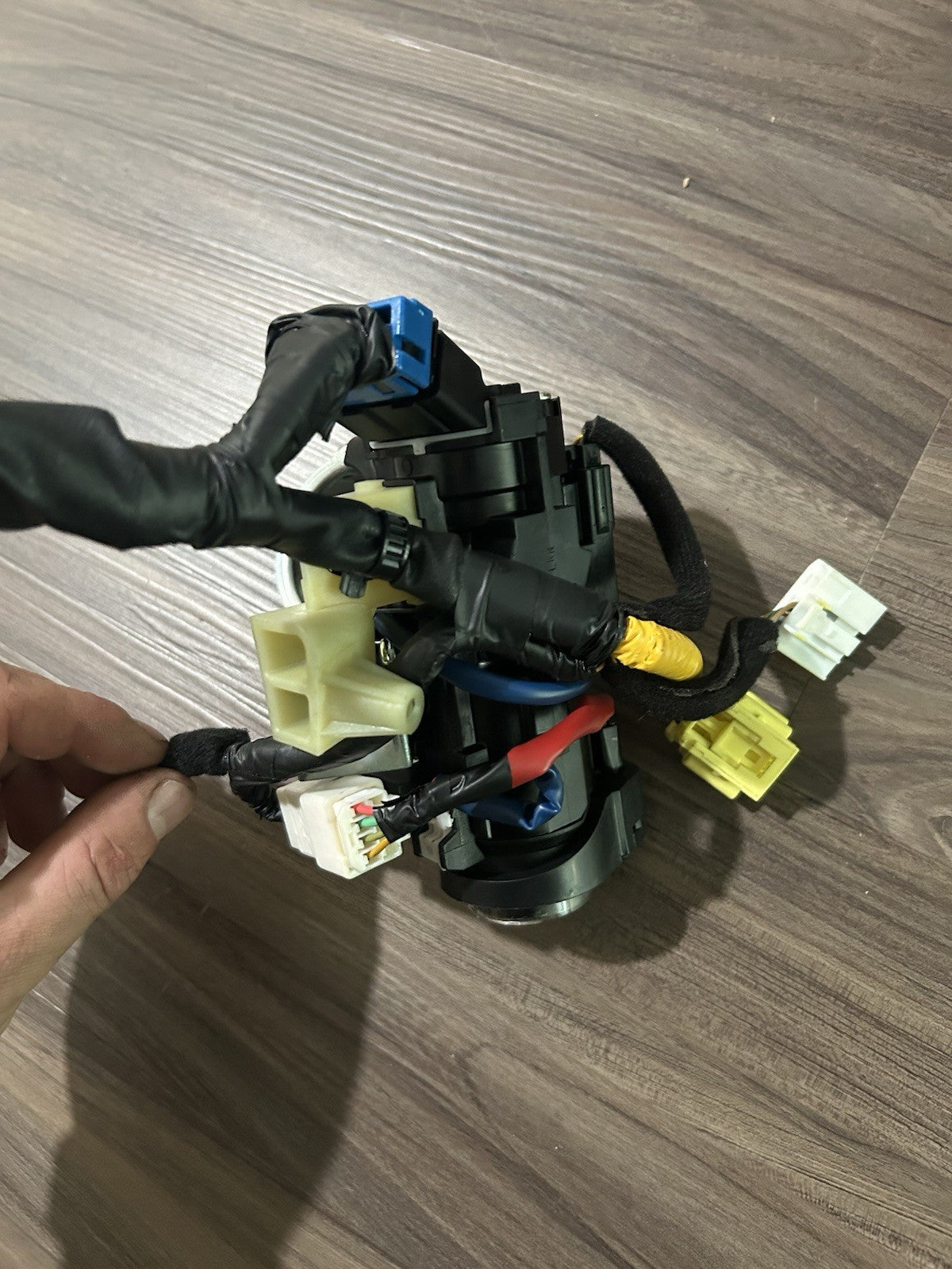 17-20 HYUNDAI ELANTRA IGNITION SWITCH  SHROUD OEM