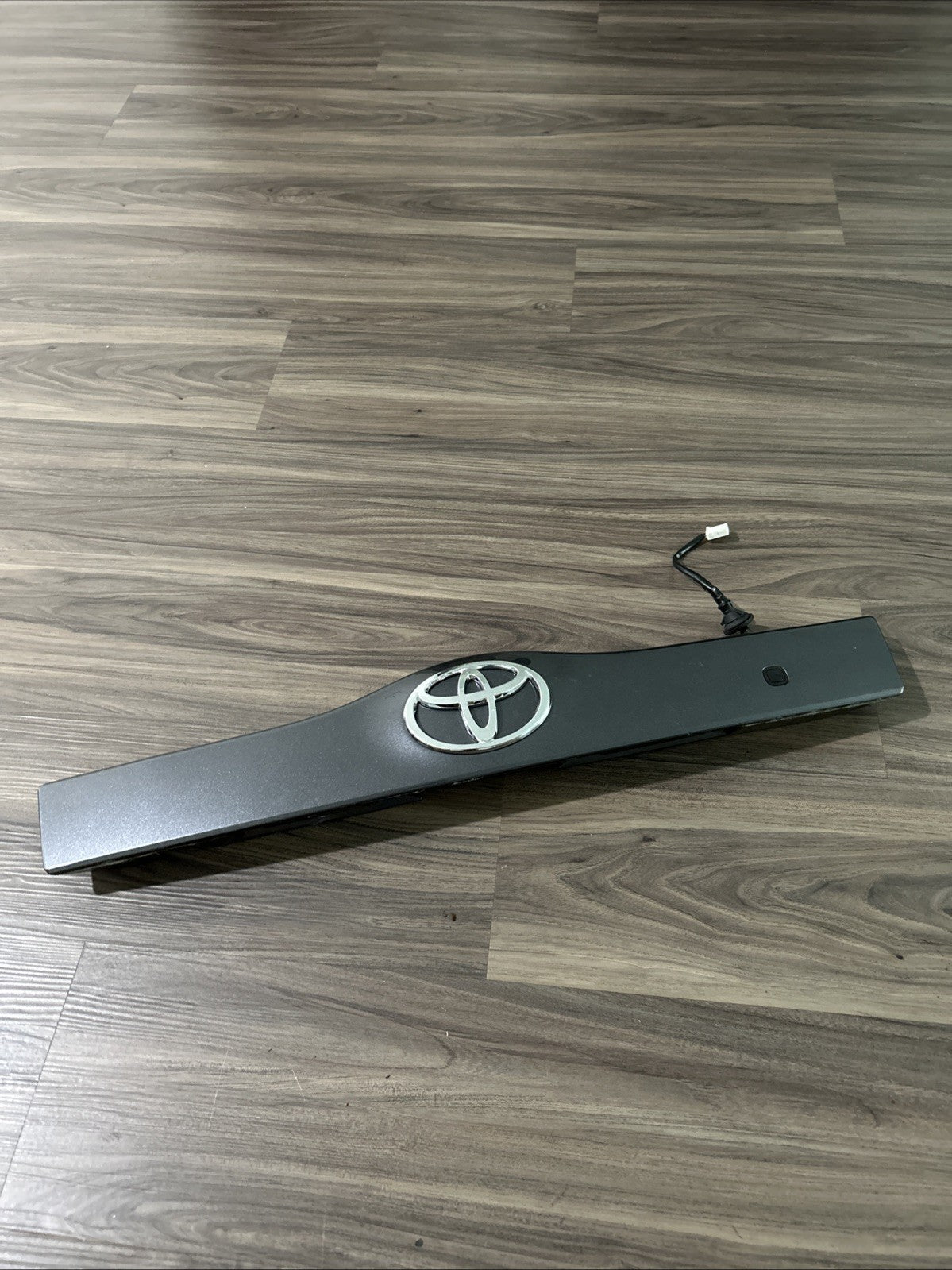 2004-2009 Toyota Prius Rear Liftgate Handle Garnish Trim OEM Gray 1G3