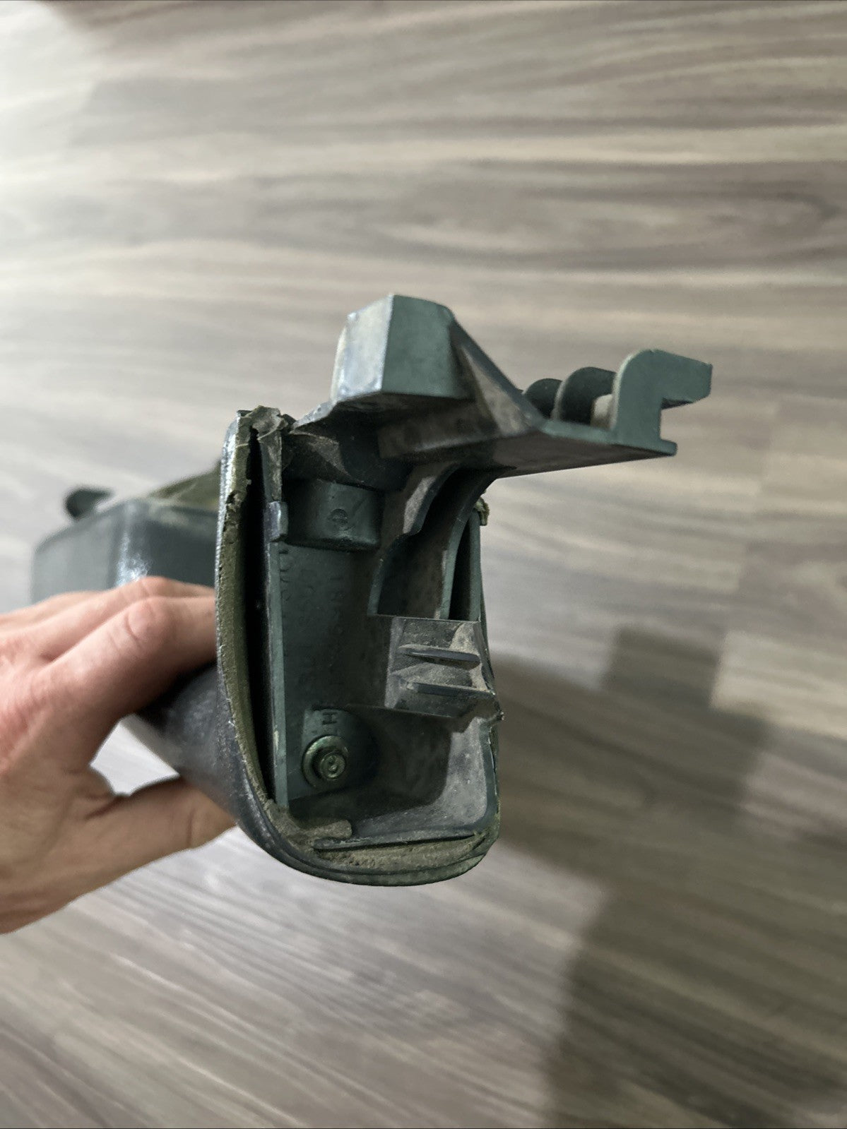 TAHOE SILVERADO ESCALADE YUKON SIERRA DRIVER LH DOOR ARMREST 1999-2002 *GRAPHITE