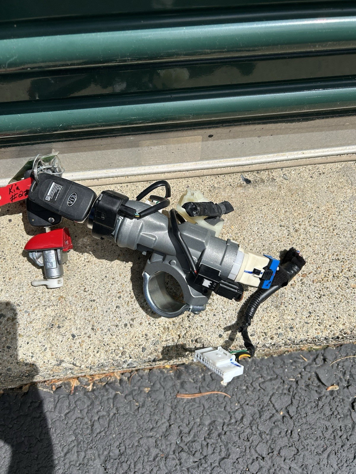 2010-2013 KIA SOUL IGNITION SWITCH LOCK CYLINDER W/ KEY OEM