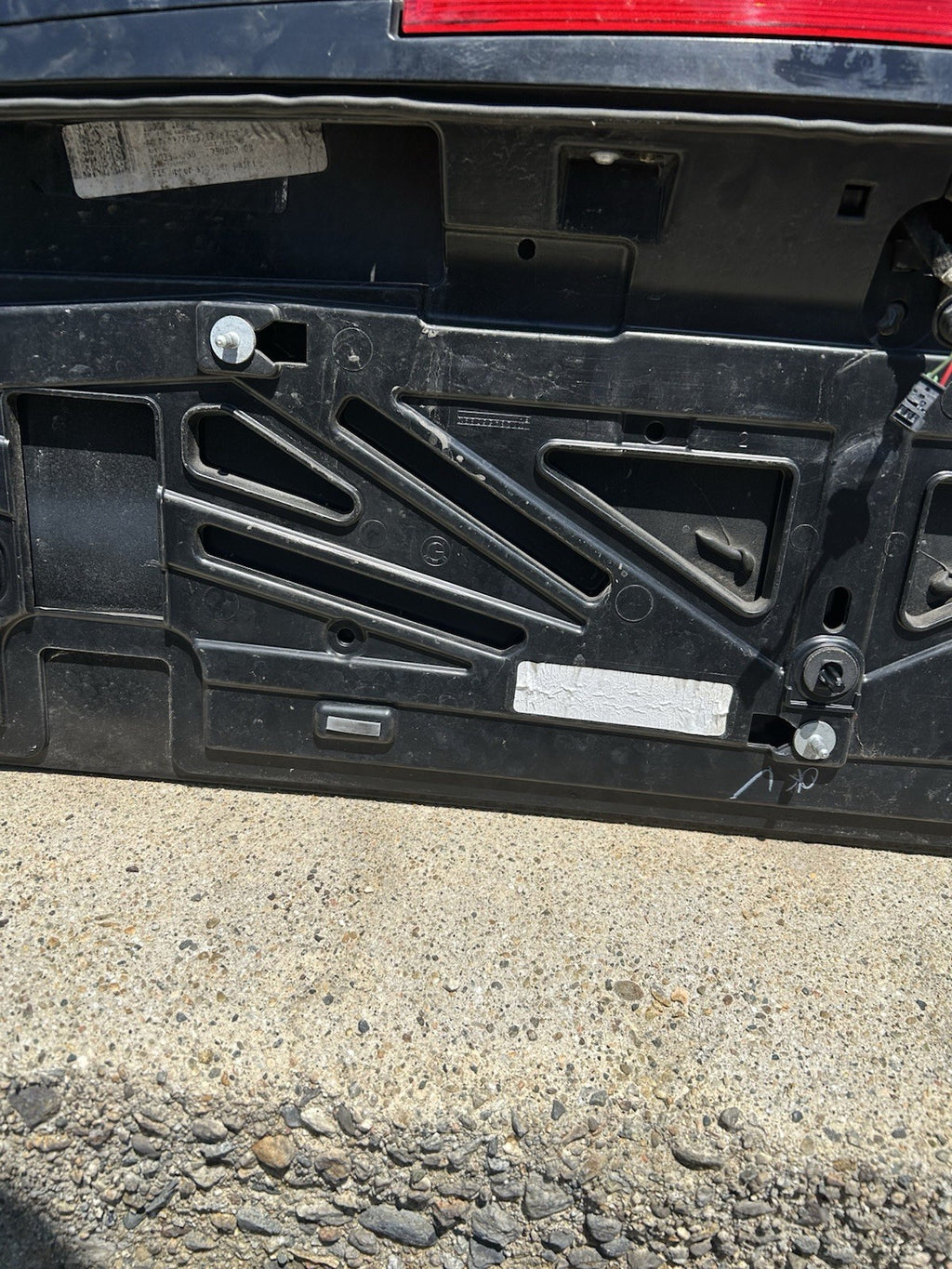 2014–2018 BMW X5 F15 Tailgate Spoiler w/ 3rd Brake Light OEM – Black 475M