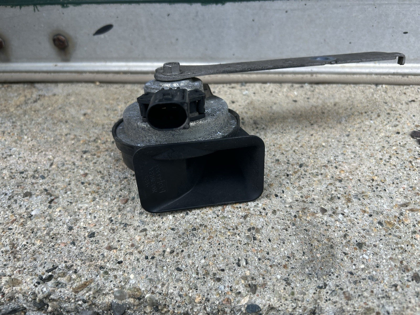 OEM BMW F15 X5 14-18 High Tone Pitch Horn