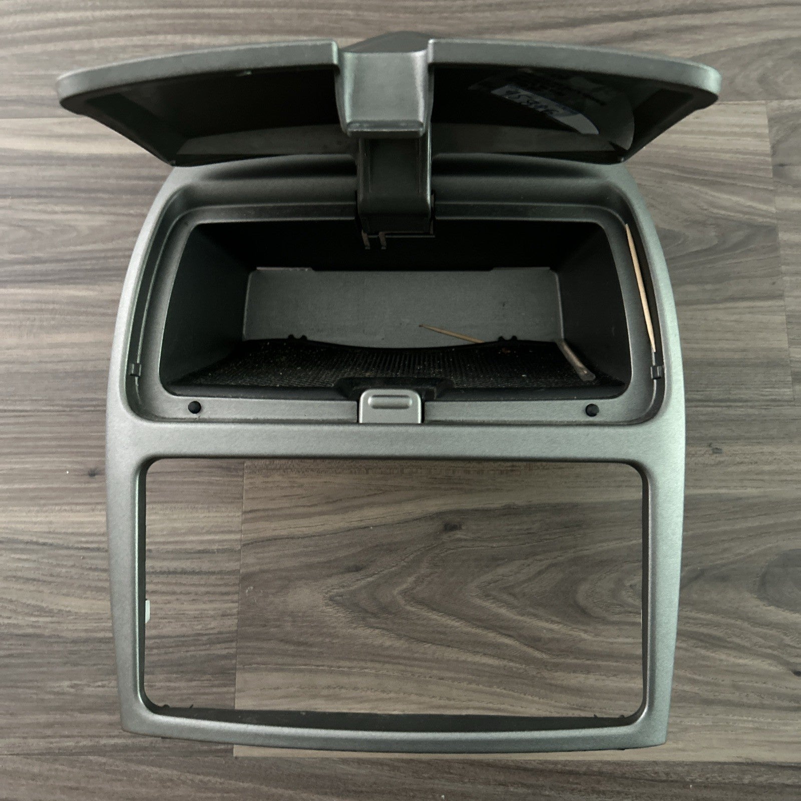 f05bdccf-00a4-4c03-9990-0e0cc141c4da