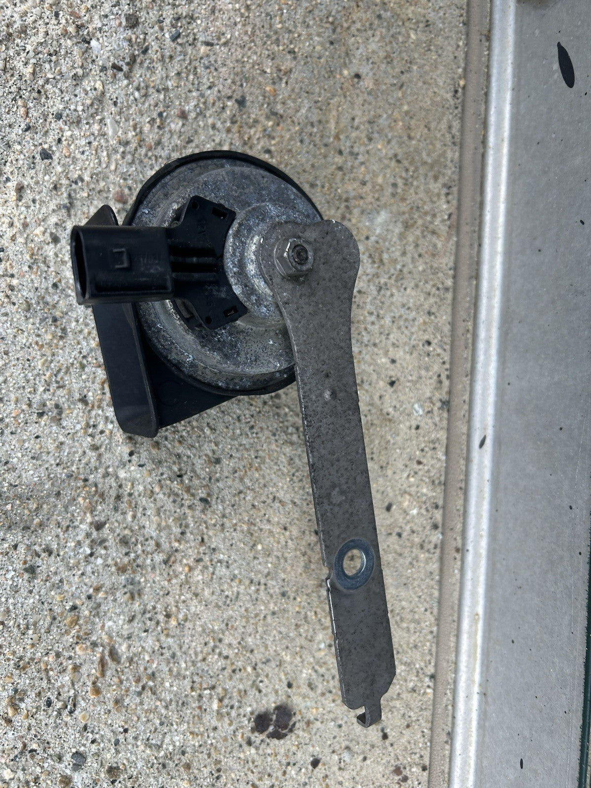 OEM BMW F15 X5 14-18 High Tone Pitch Horn