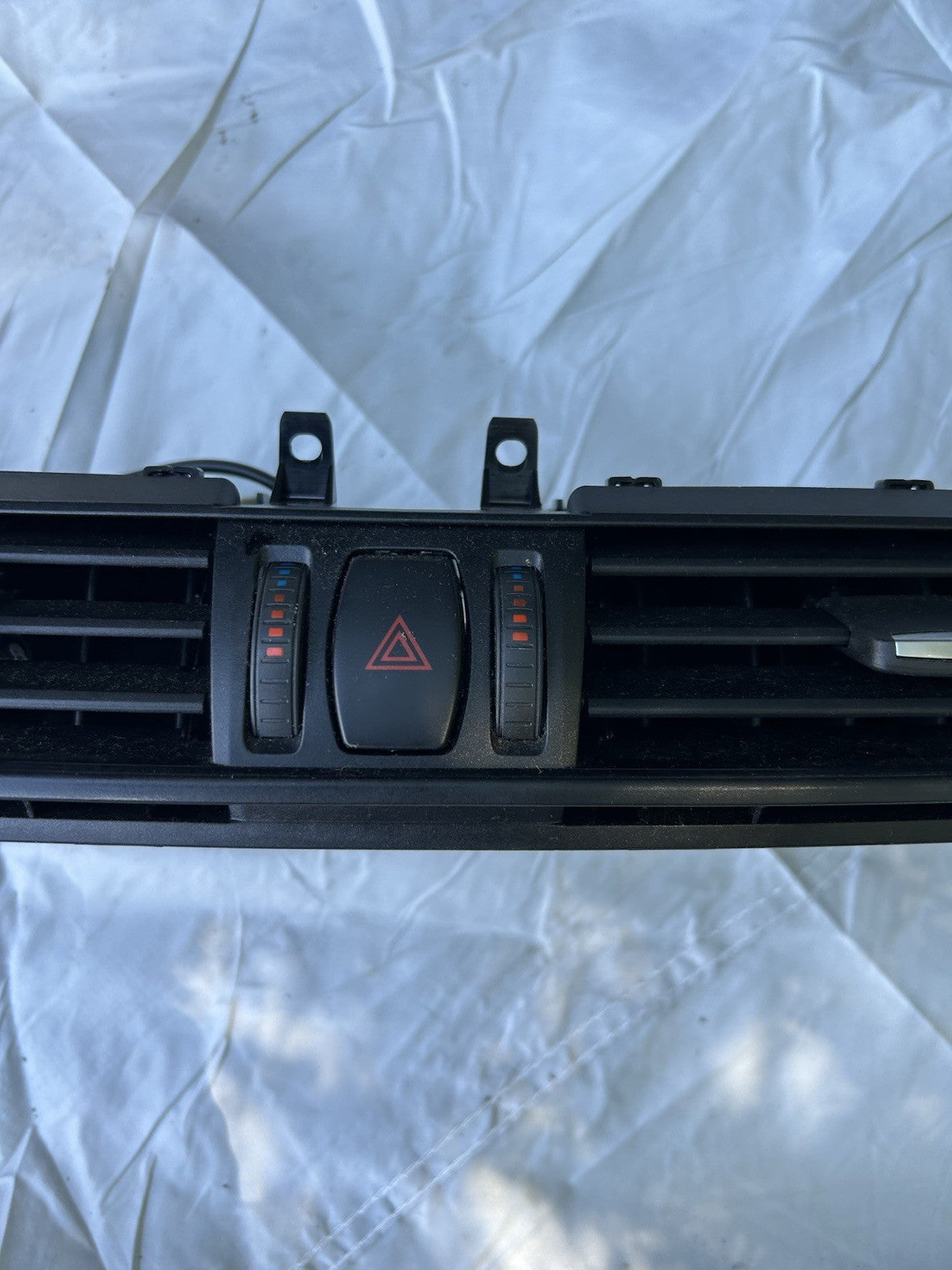 2014-2018 BMW X5 F15 2015-2019 BMW X6 F16 DASH CENTER AIR VENT GRILLE OEM