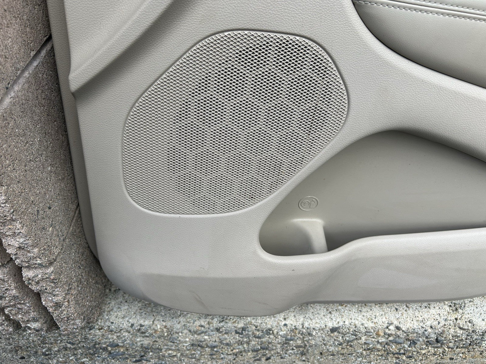 2015 JEEP GRAND CHEROKEE LIMITED FRONT RIGHT DOOR TRIM PANEL #007889