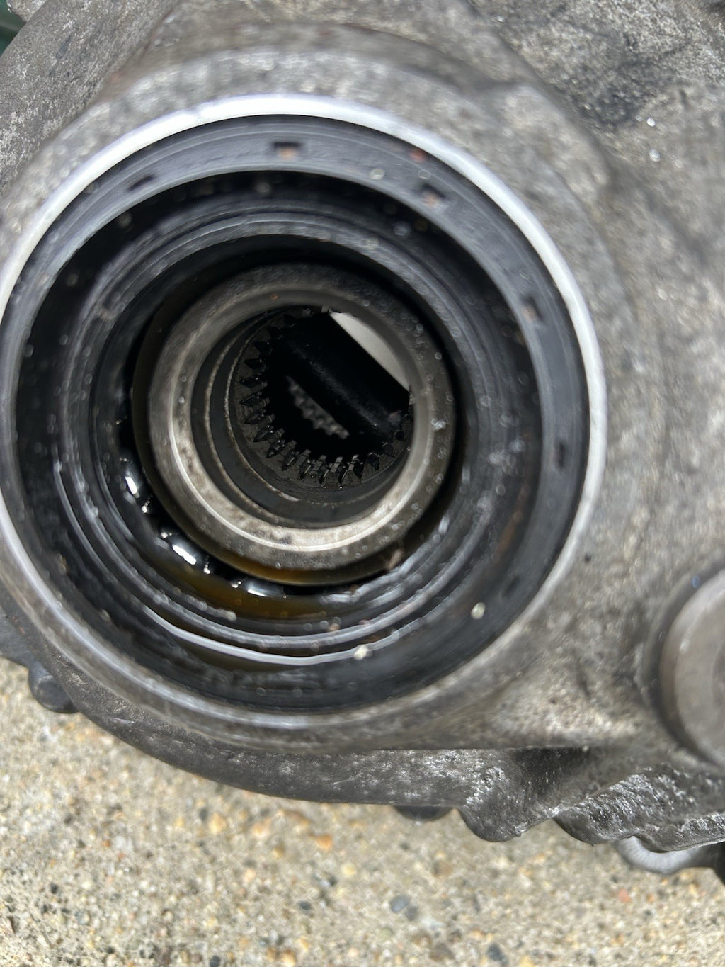 2006-2011 BMW 325Xi 328Xi Front Differential Carrier Diff 3.91 Ratio OEM Used