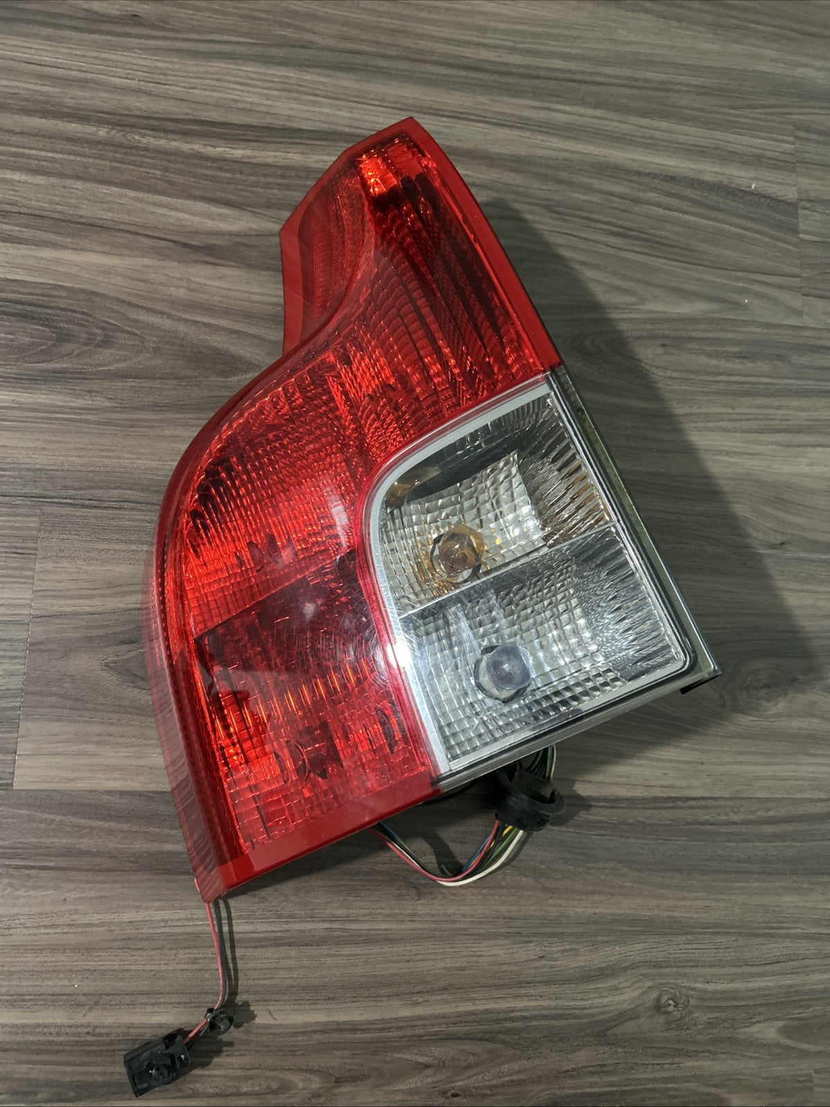 2007-2013 Volvo XC90 Tail light Assembly Left Driver Side LH Left Hand OEM