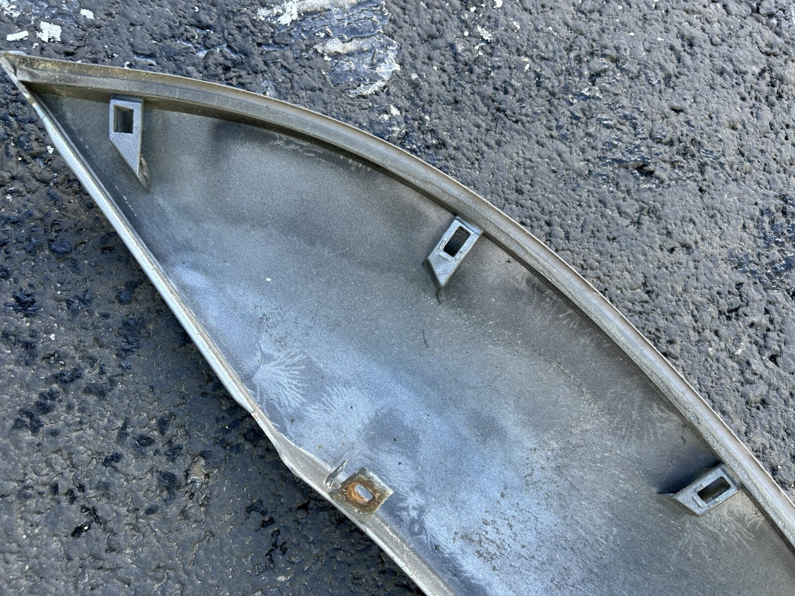 2001-2007 Toyota Sequoia Front Right Side Fender Flare Wheel Molding Colour 1D6