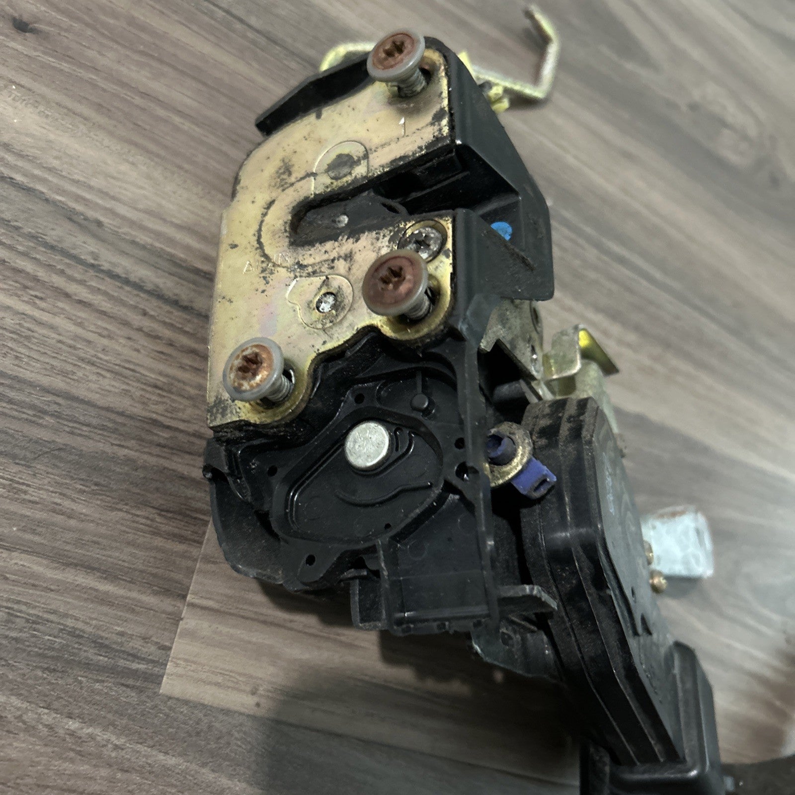 1996-1998 TOYOTA 4RUNNER DRIVER FRONT DOOR LATCH POWER ACTUATOR GENUINE OEM